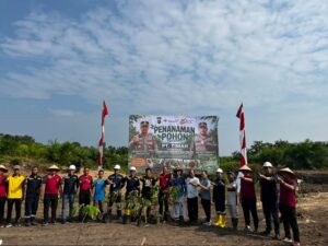 Kapolres Bangka Barat, Pohon yang Ditanam Hari Ini Harus Jadi Manfaat untuk Masyarakat di Masa Depan